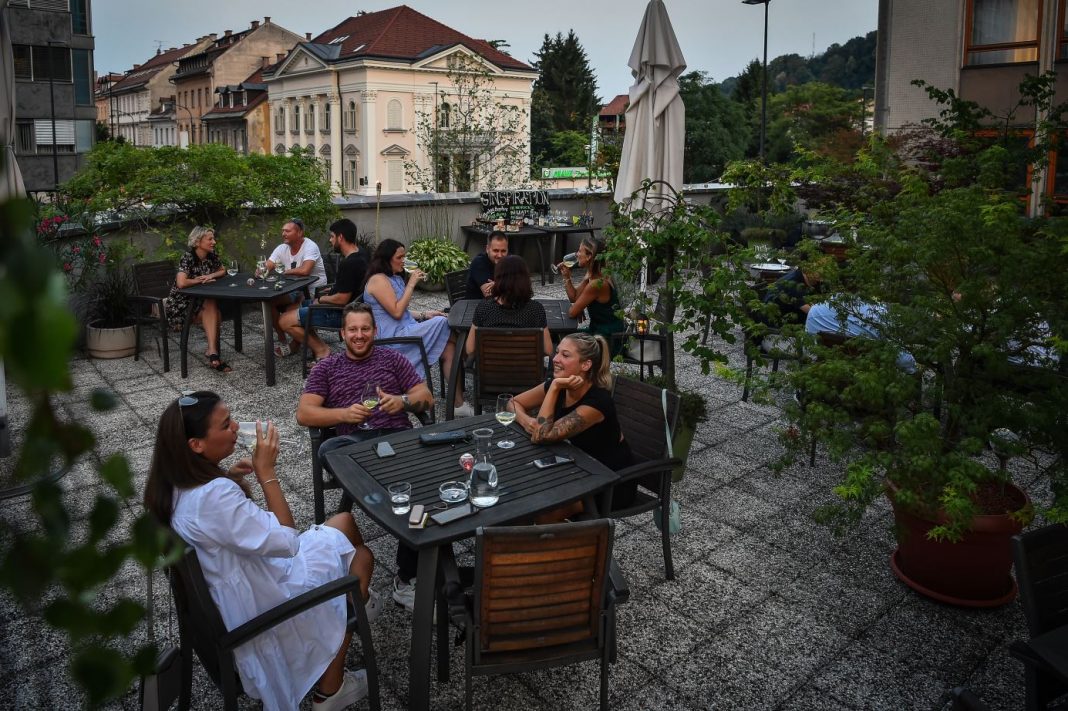 City Hotel terrace vibe