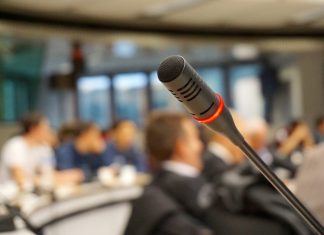 Guidelines for conference interpreting in pandemic times – Cankarjev dom Photo credit: Florian Pircher @ Pixaby
